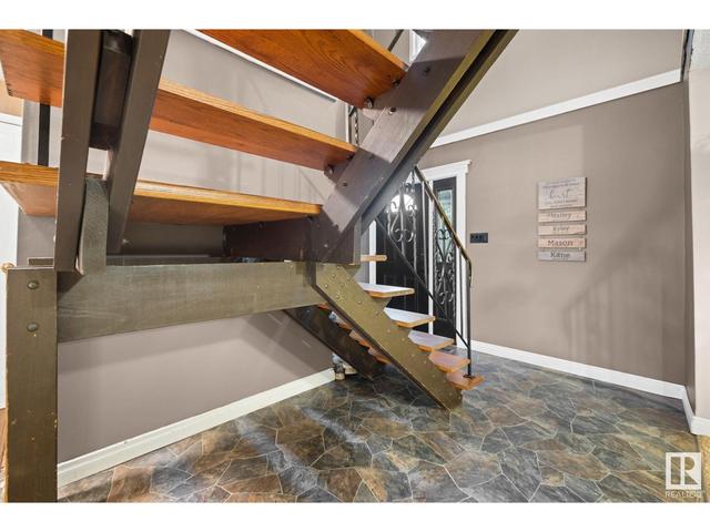 35 Manchester Dr, House detached with 4 bedrooms, 2 bathrooms and null parking in Edmonton AB | Image 10