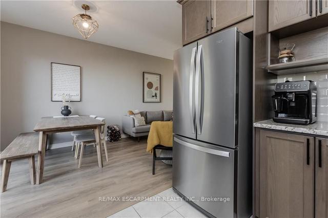 46 - 219 Dundas St E, Townhouse with 1 bedrooms, 2 bathrooms and 1 parking in Hamilton ON | Image 2