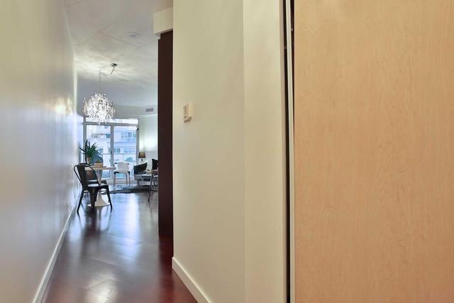 301 - 1 Shaw St, Condo with 1 bedrooms, 1 bathrooms and 1 parking in Toronto ON | Image 14