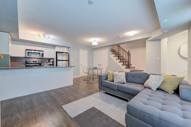 118 - 20 Elsie Lane, Townhouse with 2 bedrooms, 2 bathrooms and 1 parking in Toronto ON | Image 5