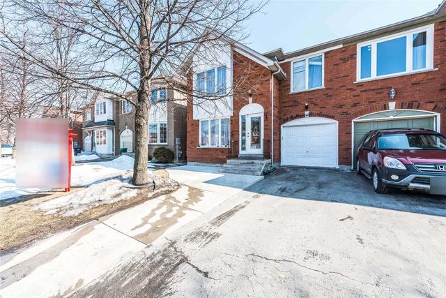 30 Softneedle Ave, House semidetached with 3 bedrooms, 4 bathrooms and 4 parking in Brampton ON | Image 1