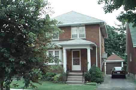 81 Roxborough Ave, House detached with 3 bedrooms, 2 bathrooms and 2 parking in Oshawa ON | Image 1