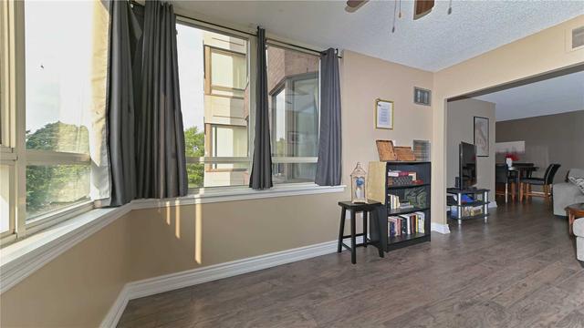 407 - 5 Lisa St, Condo with 2 bedrooms, 2 bathrooms and 1 parking in Brampton ON | Image 5