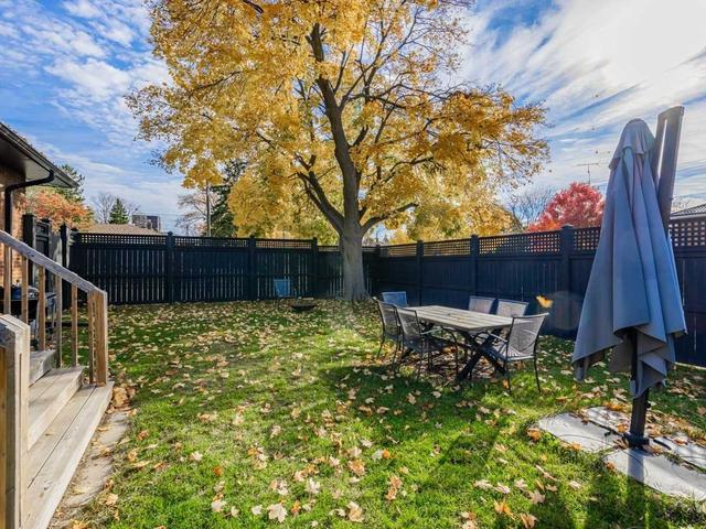 2 Abbotsfield Gate, House detached with 2 bedrooms, 3 bathrooms and 5 parking in Toronto ON | Image 24