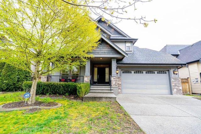 5962 163a Street, House detached with 4 bedrooms, 4 bathrooms and 4 parking in Surrey BC | Image 2