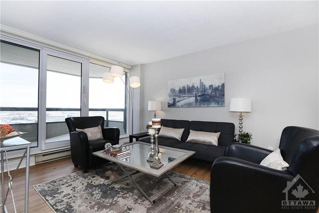2302 - 1500 Riverside Drive, Condo with 2 bedrooms, 2 bathrooms and 1 parking in Ottawa ON | Image 7