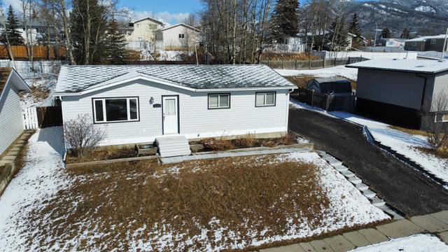 10810 98 Ave, House detached with 2 bedrooms, 2 bathrooms and 5 parking in Greenview No. 16 AB | Image 1