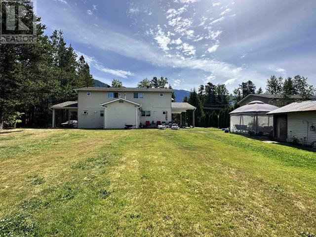 2349 Thornhill Street, House attached with 6 bedrooms, 4 bathrooms and null parking in Kitimat Stikine E BC | Image 23