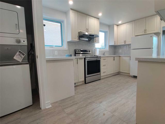 upper - 34 Kingland Cres, House detached with 2 bedrooms, 1 bathrooms and 2 parking in Toronto ON | Image 9