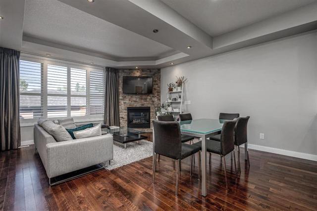 3327 40 Street Sw, Home with 4 bedrooms, 3 bathrooms and 2 parking in Calgary AB | Image 6