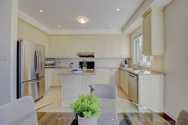 55 Brucefield Crt, House detached with 3 bedrooms, 4 bathrooms and 4 parking in Whitchurch Stouffville ON | Image 3