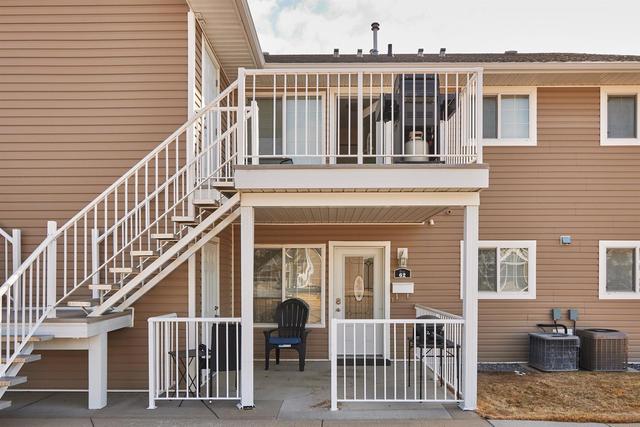 64 Northlands Lane Ne, Home with 2 bedrooms, 1 bathrooms and 1 parking in Medicine Hat AB | Image 1