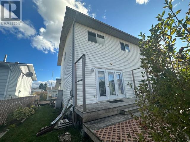9104a - 94 Ave., House semidetached with 3 bedrooms, 1 bathrooms and 3 parking in Lac la Biche County AB | Image 33