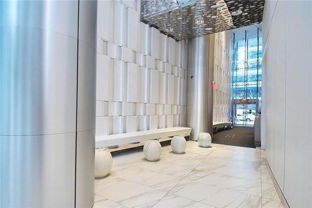 1001 - 14 York St, Condo with 3 bedrooms, 2 bathrooms and 1 parking in Toronto ON | Image 3