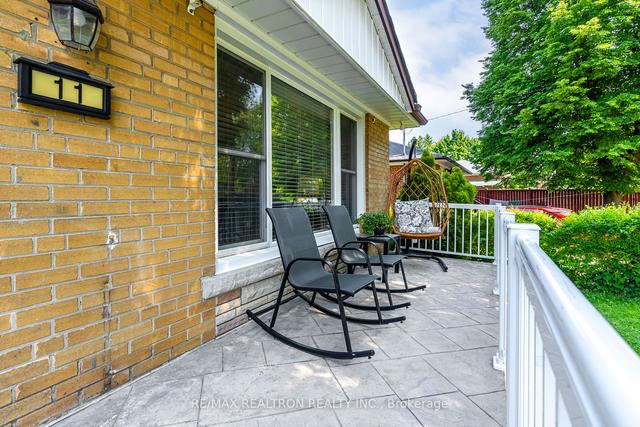 11 Palacky St W, House detached with 3 bedrooms, 2 bathrooms and 3 parking in Toronto ON | Image 12