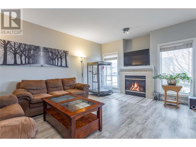 614 South Crest Drive, House detached with 4 bedrooms, 3 bathrooms and 4 parking in Kelowna BC | Image 13