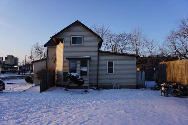 640 Windsor Ave, House detached with 3 bedrooms, 2 bathrooms and 2 parking in Windsor ON | Image 5