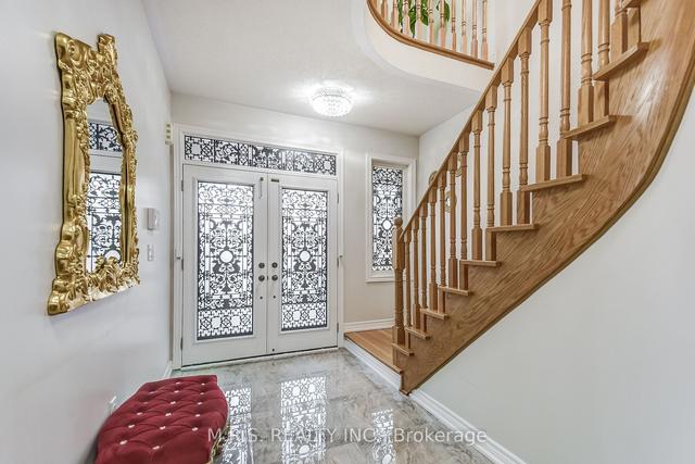 11 Hanbury Cres, House detached with 5 bedrooms, 5 bathrooms and 6 parking in Brampton ON | Image 34