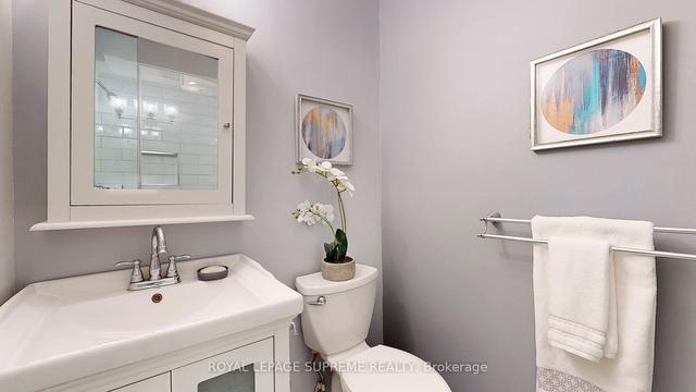 12 - 20 La Rose Ave, Townhouse with 4 bedrooms, 4 bathrooms and 2 parking in Toronto ON | Image 25