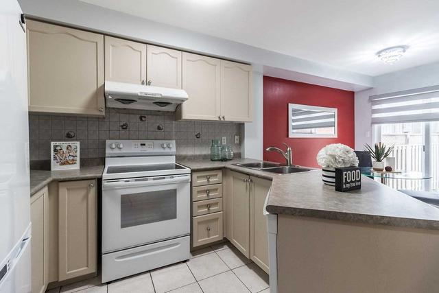 28 Secord Cres, House semidetached with 3 bedrooms, 3 bathrooms and 4 parking in Brampton ON | Image 7