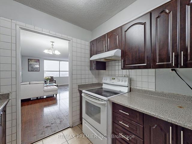 1611 - 40 Panorama Crt, Condo with 3 bedrooms, 2 bathrooms and 1 parking in Toronto ON | Image 6