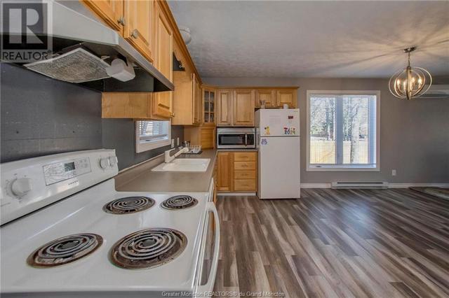 275 Bahama, House detached with 5 bedrooms, 2 bathrooms and null parking in Dieppe NB | Image 8