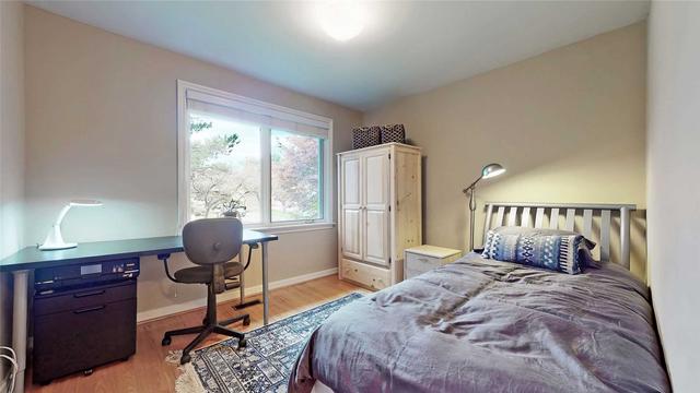 27 Regency Sq, House detached with 4 bedrooms, 3 bathrooms and 5 parking in Toronto ON | Image 7