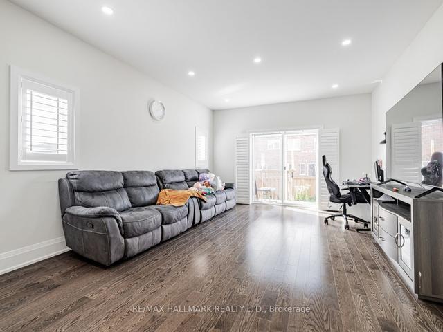 1538 Farrow Cres, House detached with 3 bedrooms, 3 bathrooms and 4 parking in Innisfil ON | Image 2