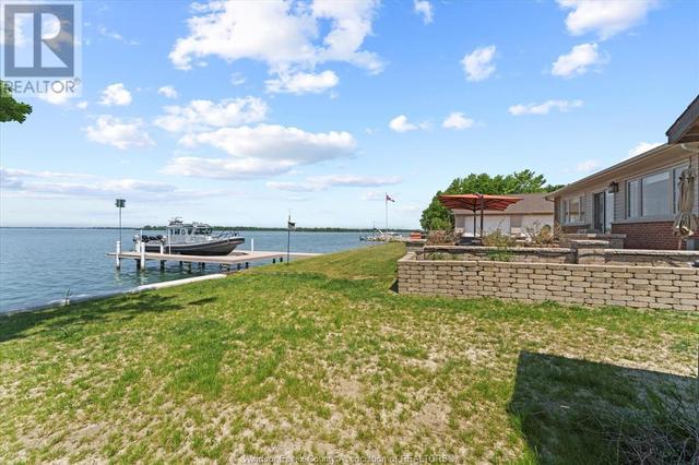 1370 Front Road South, House detached with 3 bedrooms, 2 bathrooms and null parking in Amherstburg ON | Image 39