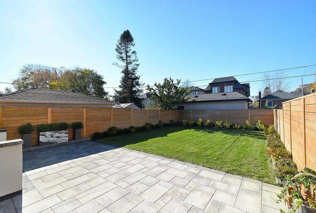 24 Derwyn Rd, House detached with 4 bedrooms, 6 bathrooms and 4 parking in Toronto ON | Image 32