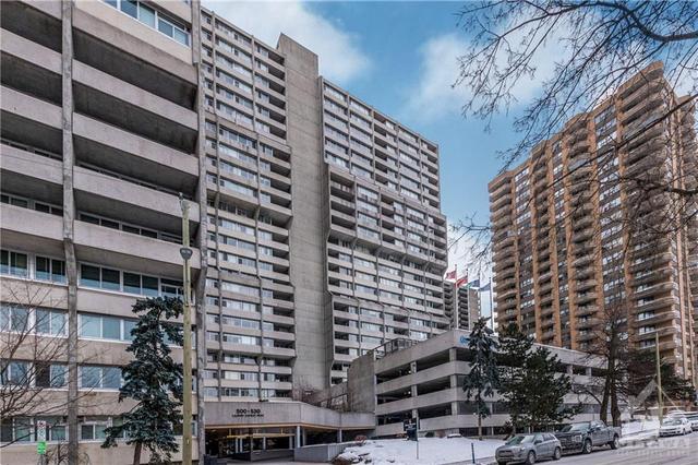 505 - 530 Laurier Avenue W, Condo with 2 bedrooms, 2 bathrooms and 1 parking in Ottawa ON | Image 1