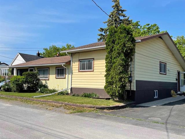 36 Day Street, House detached with 3 bedrooms, 0 bathrooms and 3 parking in Kingston ON | Image 2
