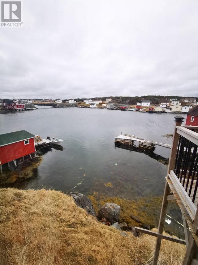 10 Tickle Point Road, House detached with 2 bedrooms, 1 bathrooms and null parking in Change Islands NL | Image 35