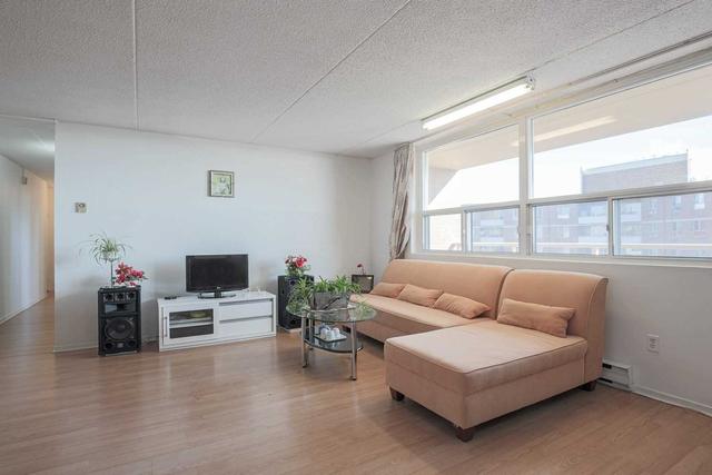 901 - 207 Galloway Rd, Condo with 2 bedrooms, 1 bathrooms and 1 parking in Toronto ON | Image 13