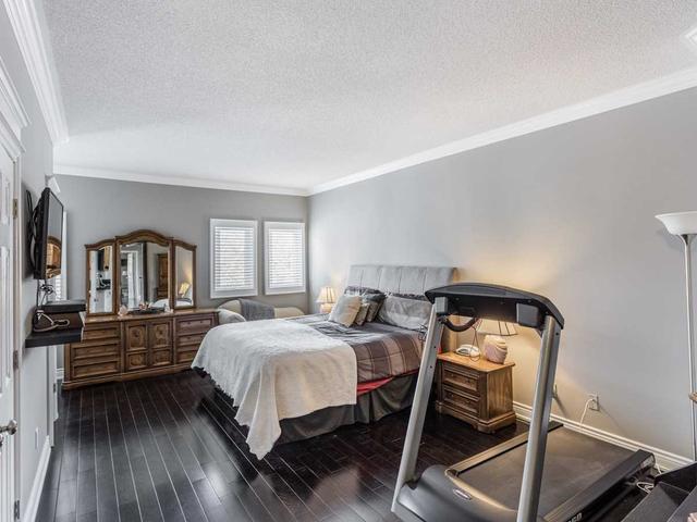 208 Roseborough Cres, House detached with 4 bedrooms, 4 bathrooms and 6 parking in Vaughan ON | Image 8