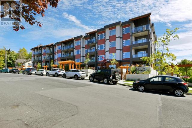 406 - 3333 Glasgow Ave, Condo with 2 bedrooms, 2 bathrooms and 1 parking in Saanich BC | Image 1