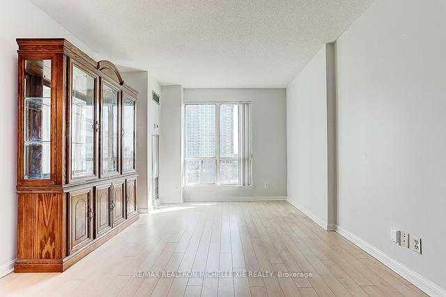 unit503 - 8 Lee Centre Dr, Condo with 2 bedrooms, 2 bathrooms and 1 parking in Toronto ON | Image 9
