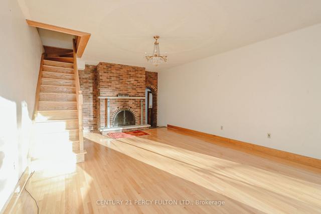 128 Barrington Ave, House detached with 7 bedrooms, 5 bathrooms and 4 parking in Toronto ON | Image 6