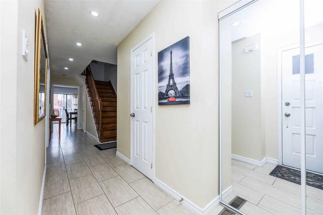 5 Cutters Cres, House attached with 3 bedrooms, 3 bathrooms and 4 parking in Brampton ON | Image 34