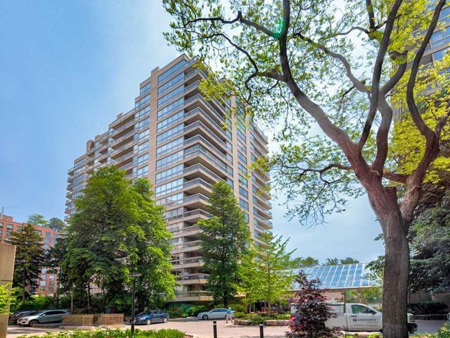 701 - 61 St Clair Ave W, Condo with 2 bedrooms, 2 bathrooms and 1 parking in Toronto ON | Image 1