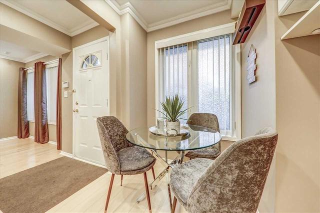 1712 - 19 Rosebank Dr, Townhouse with 3 bedrooms, 3 bathrooms and 2 parking in Toronto ON | Image 4