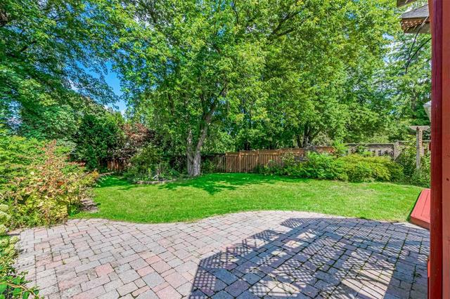 162 Oakridge Dr, House detached with 2 bedrooms, 2 bathrooms and 3 parking in Toronto ON | Image 21