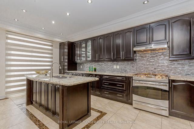 548 Fernforest Dr, House detached with 4 bedrooms, 5 bathrooms and 6 parking in Brampton ON | Image 37