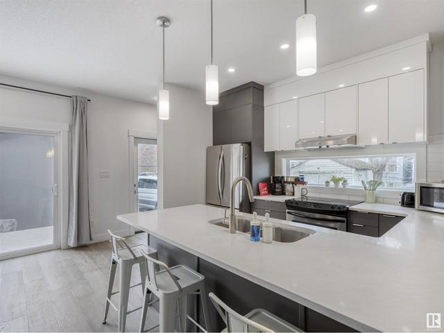 1 - 10426 126 St Nw, House semidetached with 5 bedrooms, 3 bathrooms and null parking in Edmonton AB | Image 18