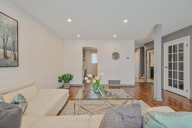 17 - 45 Hansen Rd N, Townhouse with 4 bedrooms, 2 bathrooms and 2 parking in Brampton ON | Image 3