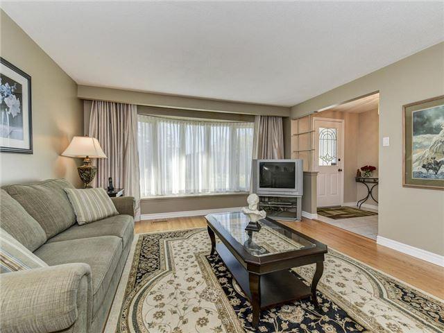 80 Clover Ridge Dr E, House detached with 3 bedrooms, 2 bathrooms and 2 parking in Ajax ON | Image 6
