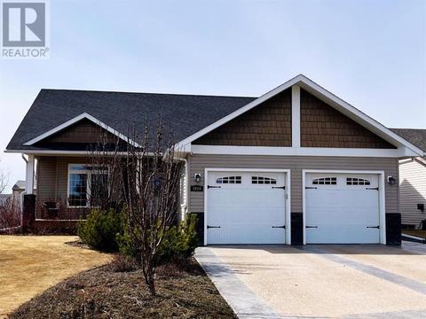 1010 30 Street, House detached with 5 bedrooms, 3 bathrooms and 5 parking in Wainwright AB | Card Image