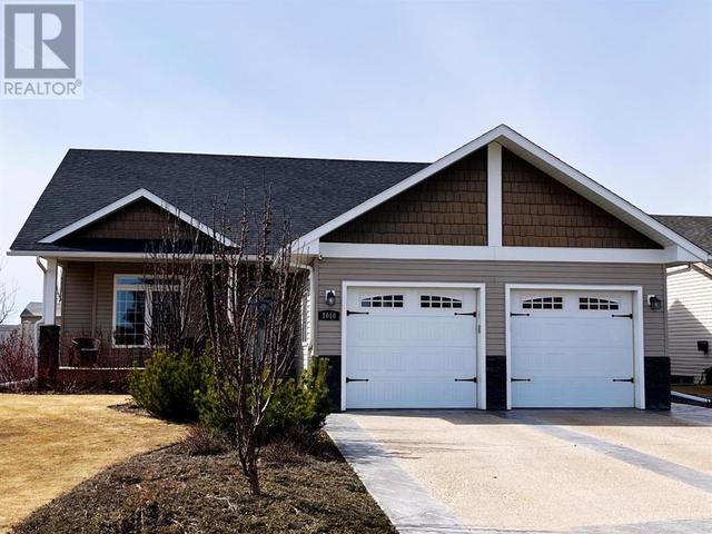 1010 30 Street, House detached with 5 bedrooms, 3 bathrooms and 5 parking in Wainwright AB | Image 1
