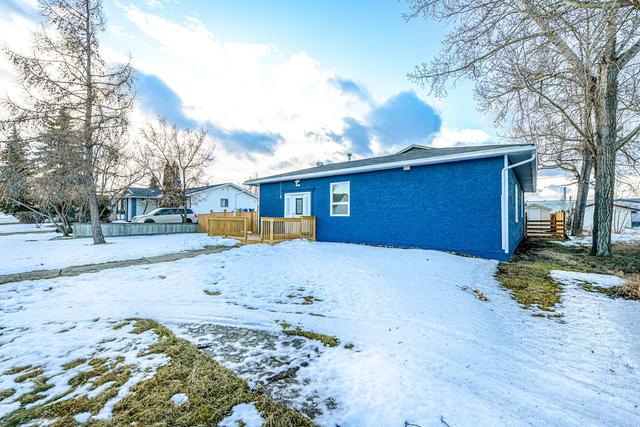 4520 50 Street, House detached with 3 bedrooms, 2 bathrooms and 5 parking in Saddle Hills County AB | Image 34