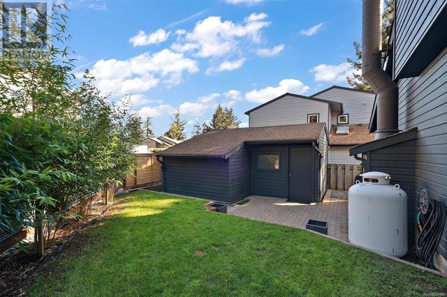 56 Falstaff Pl, House detached with 3 bedrooms, 2 bathrooms and 3 parking in View Royal BC | Image 25